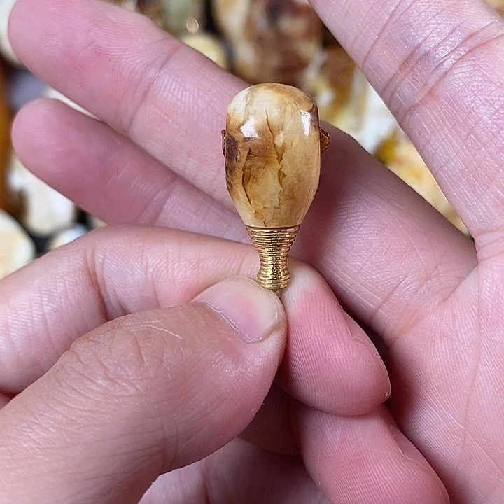 森***竹裸石琥珀未镶嵌我