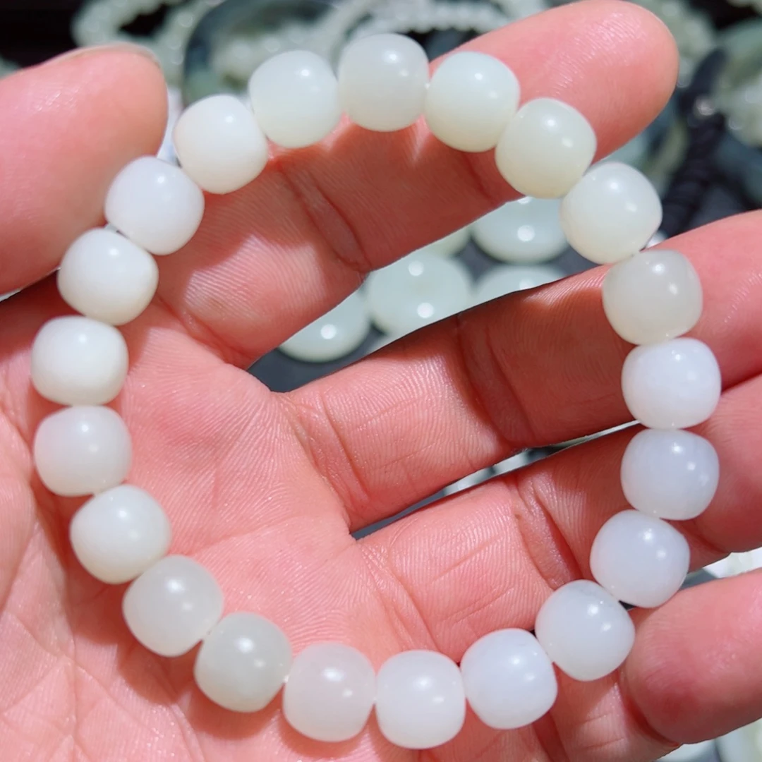 和田玉（白玉）未镶嵌套链多样性发其一