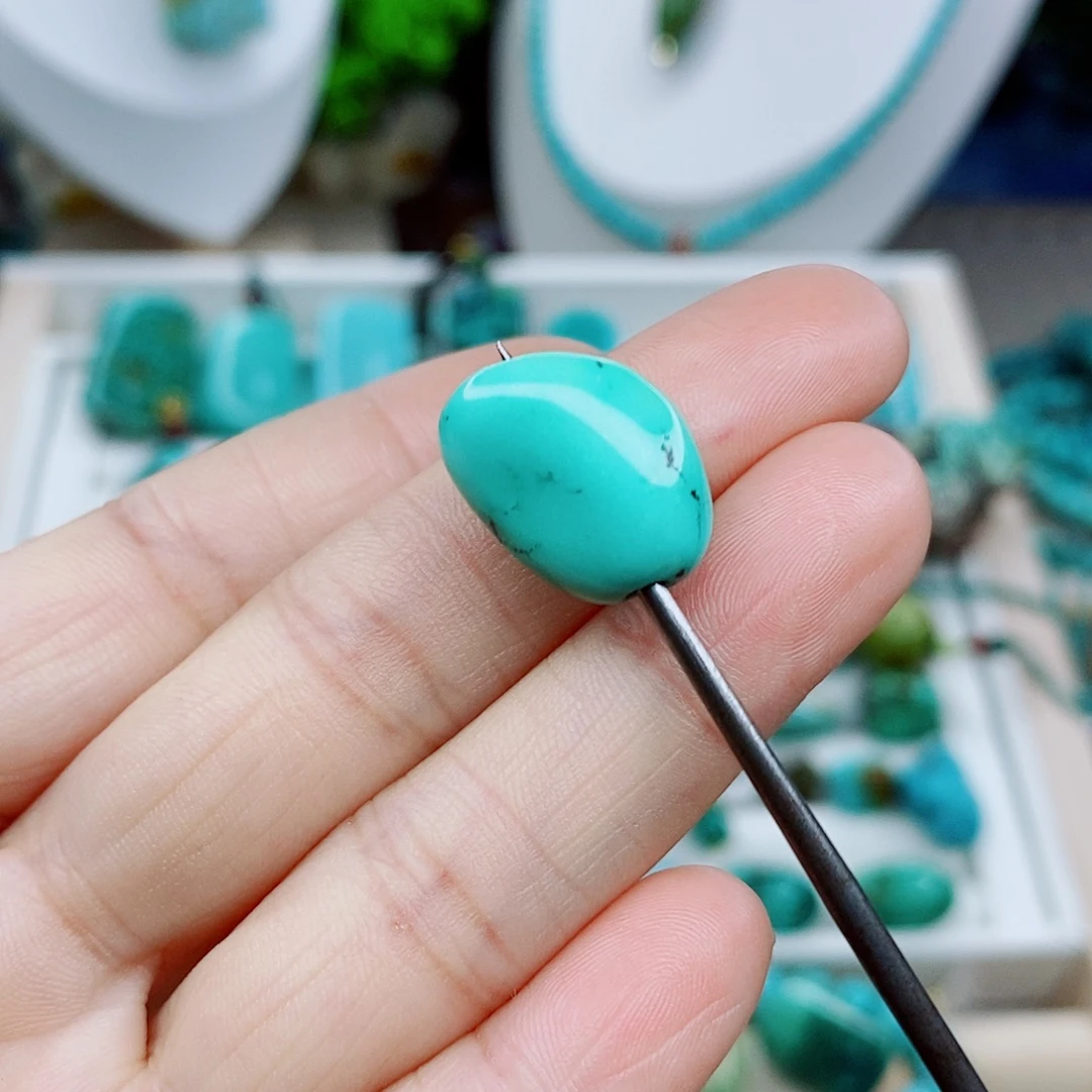 绿松石未镶嵌颈饰