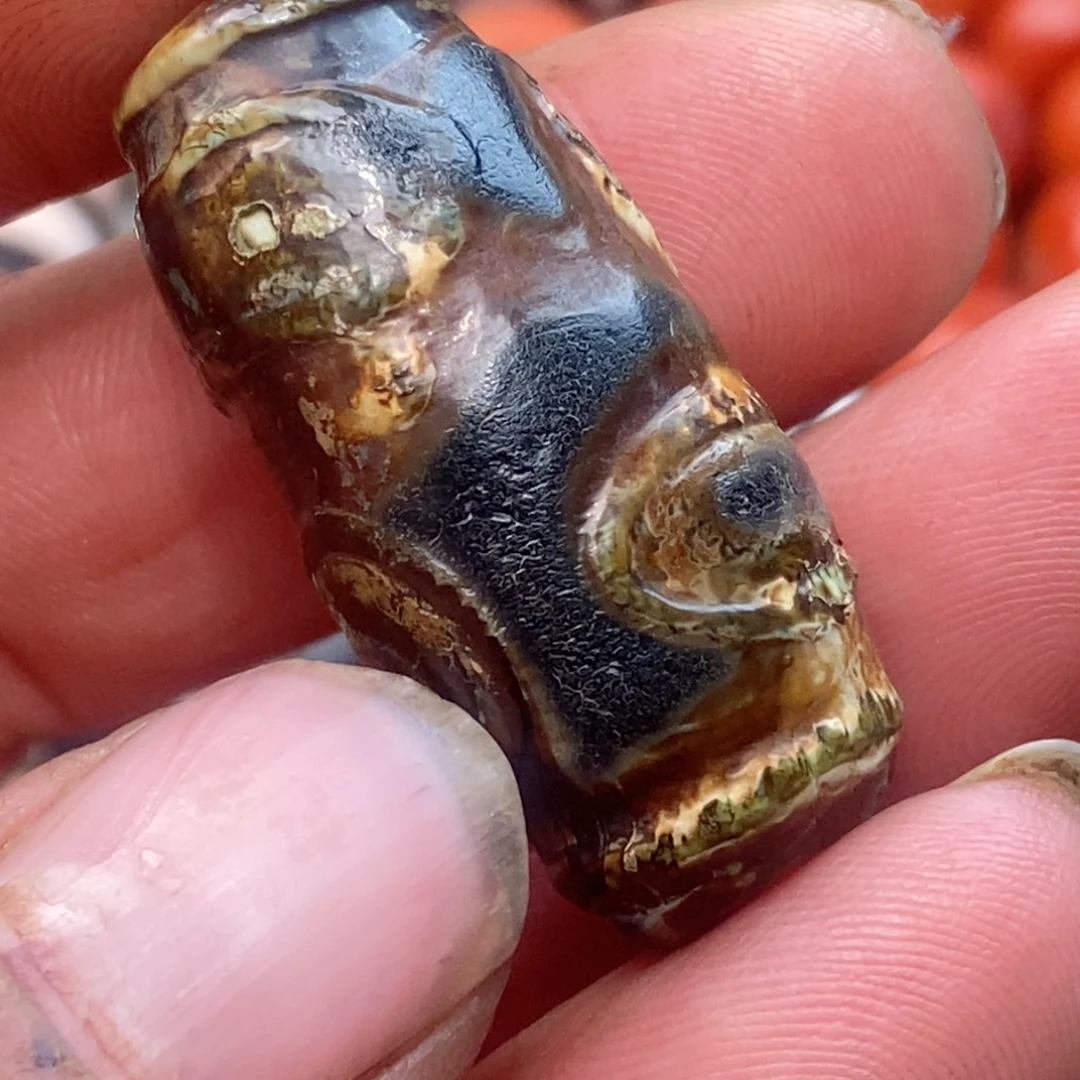 DIY琉璃珠子的颜色是蓝色和