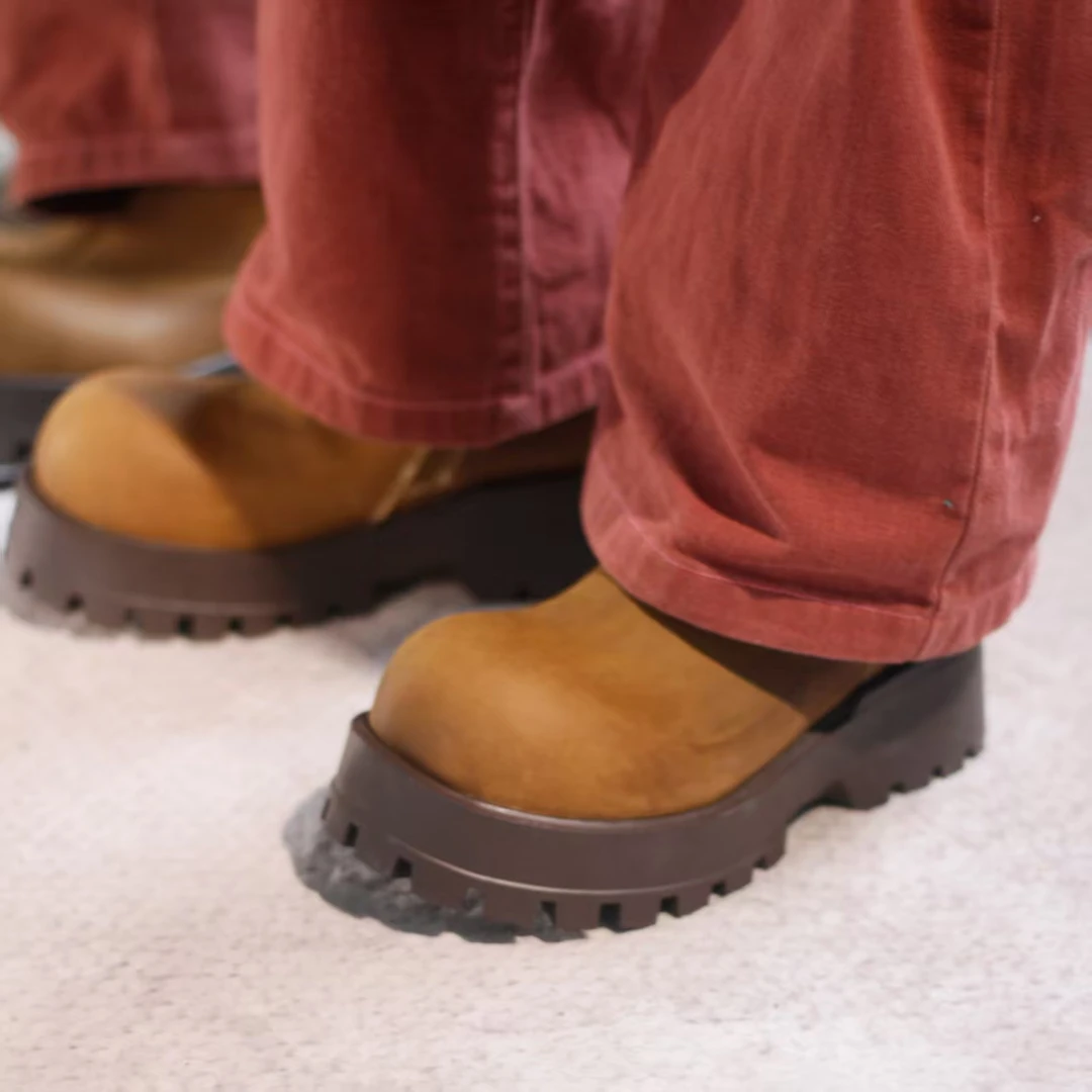 6098-1玛拉沁女士春夏米奇头圆头女冬季通用马丁靴英伦风棕色时尚