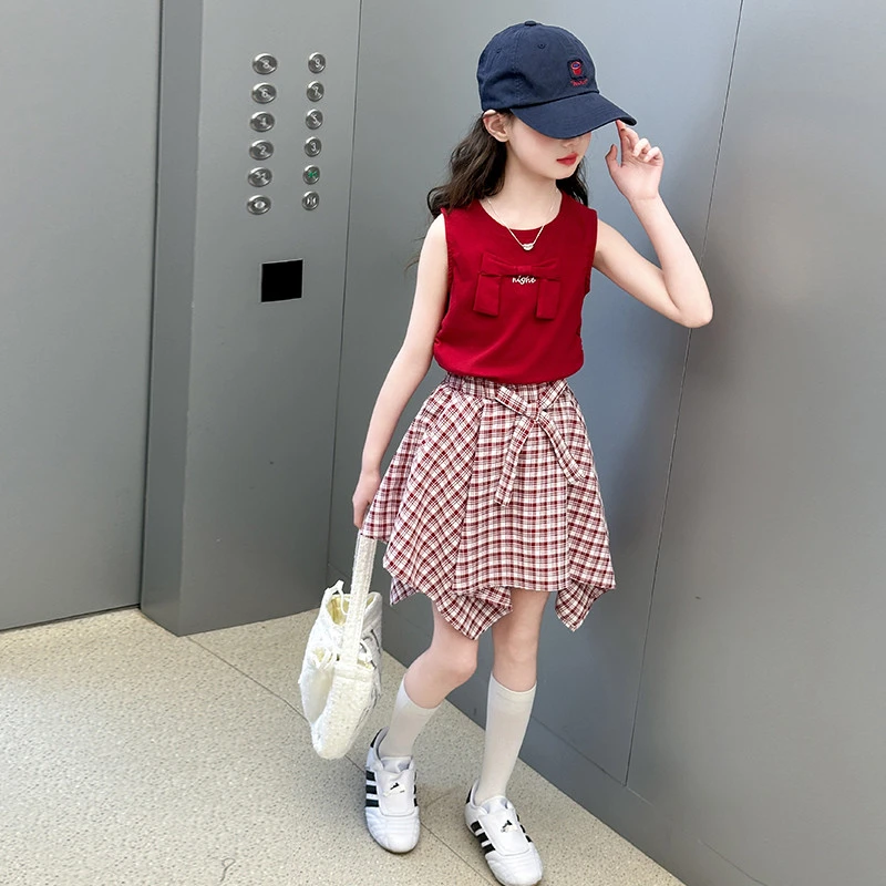 女大童套装2025新款洋气女孩又酷又飒夏装背心不规则格子裙两件套