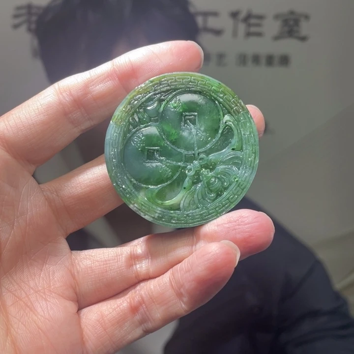 和田玉未镶嵌把件