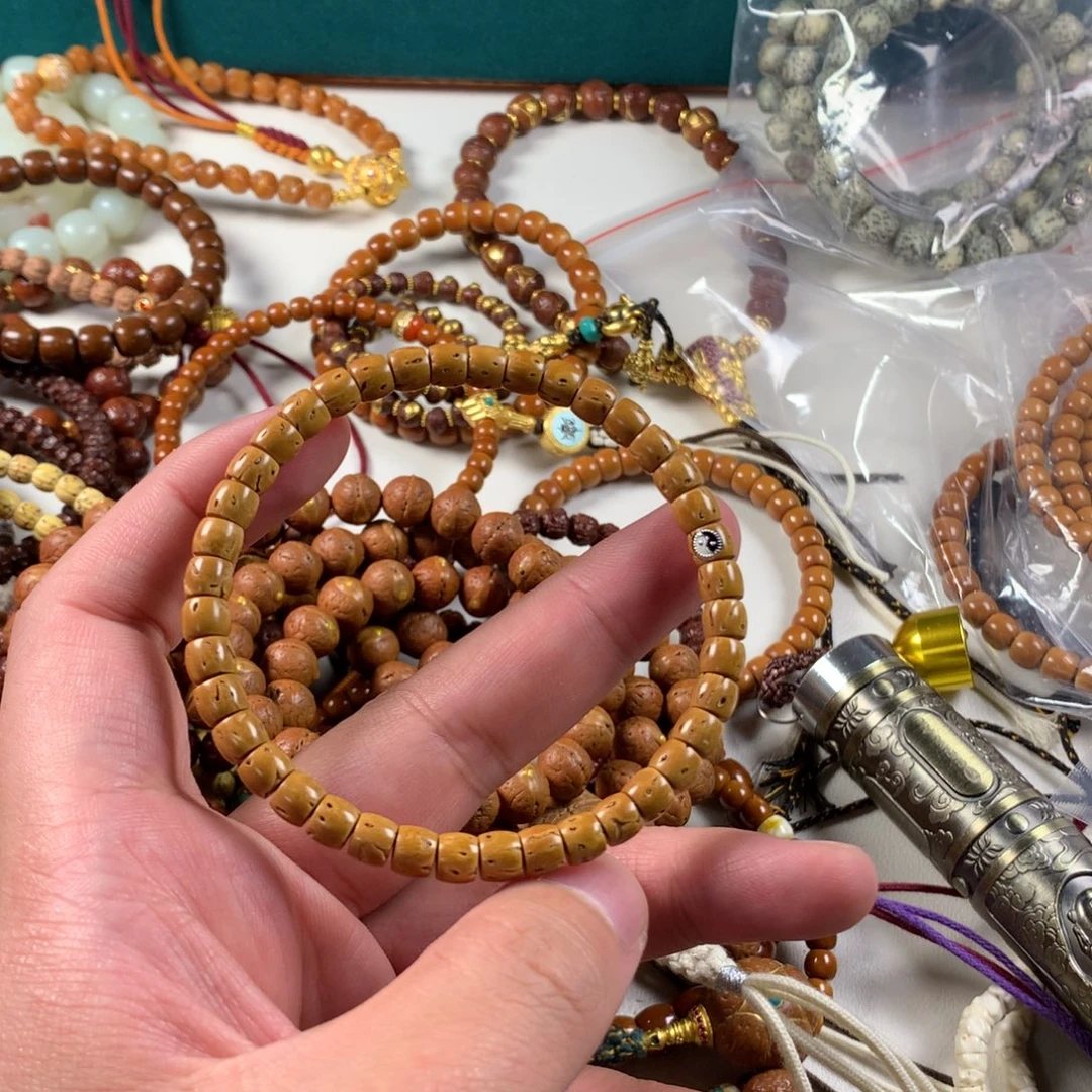 吊坠桃核。。。。。。。。。。