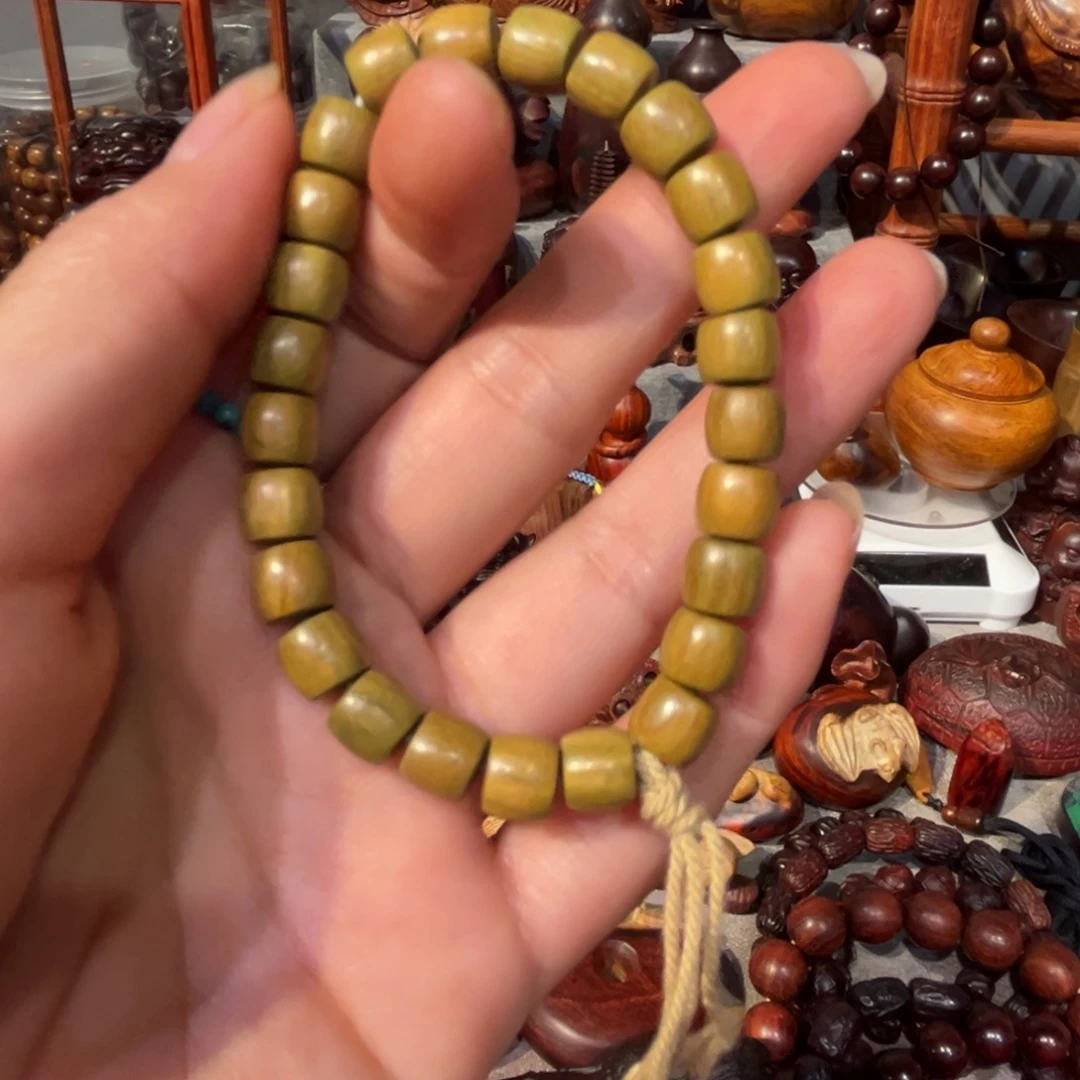 维腊木（绿檀）手串