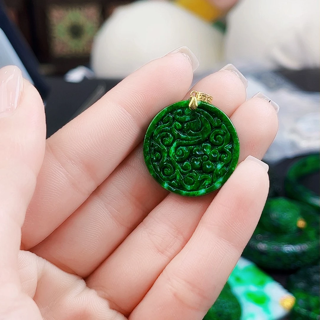 颈饰未镶嵌翡翠多样性