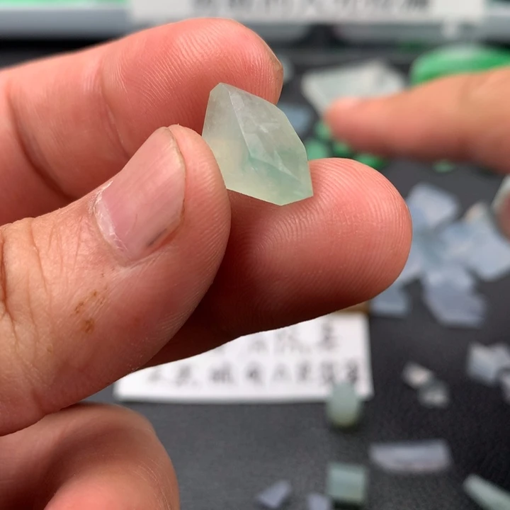 定制翡翠未镶嵌材料定制