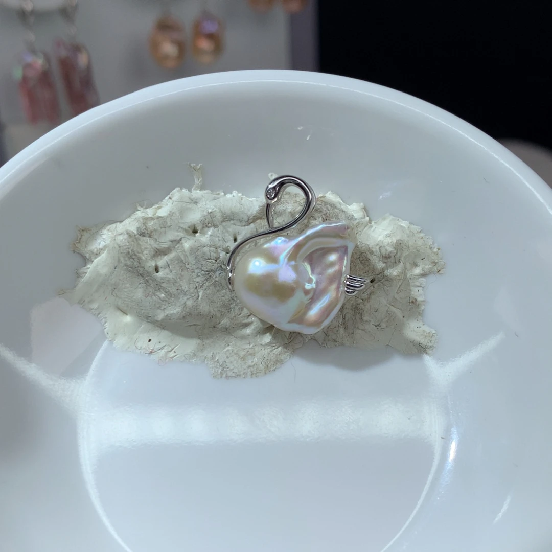 用***8淡水珍珠吊坠银S925镶嵌