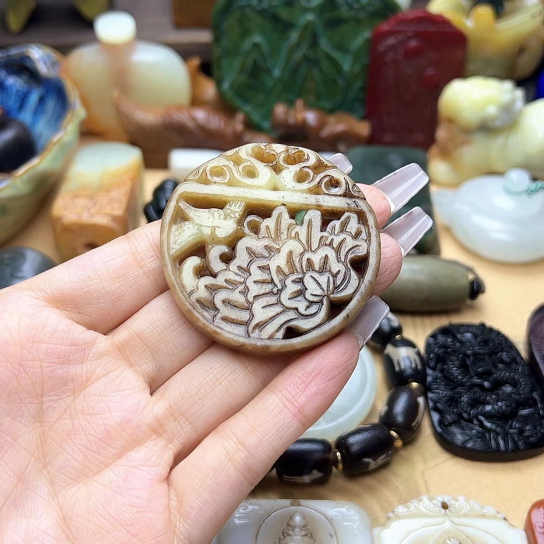 蛇纹石玉未镶嵌颈饰