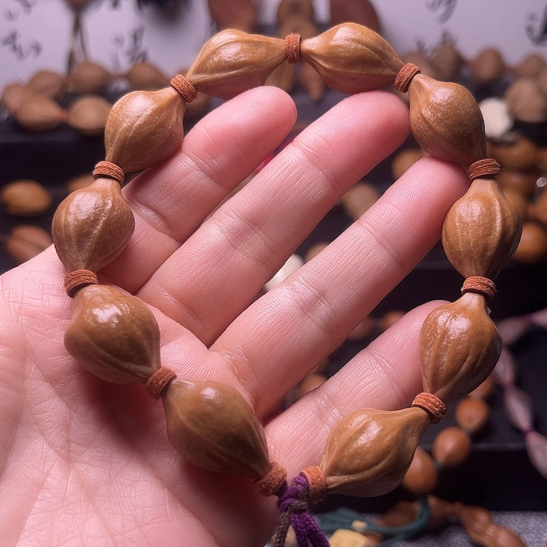 橄榄核吊坠宝瓶异型16.25