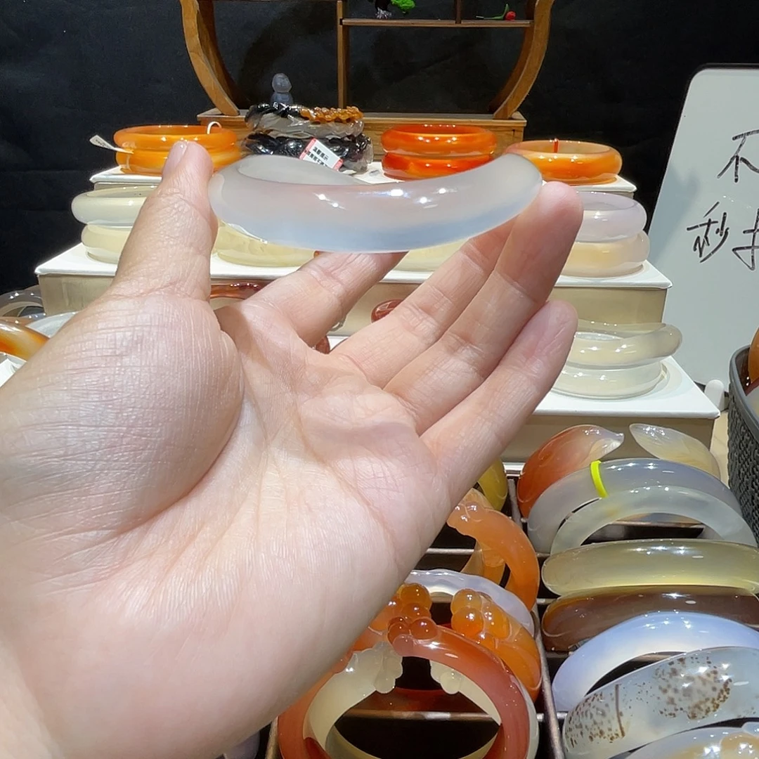 高***美玛瑙/玉髓未镶嵌手镯