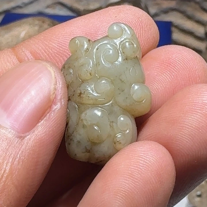 和田玉（糖玉）未镶嵌颈饰依*