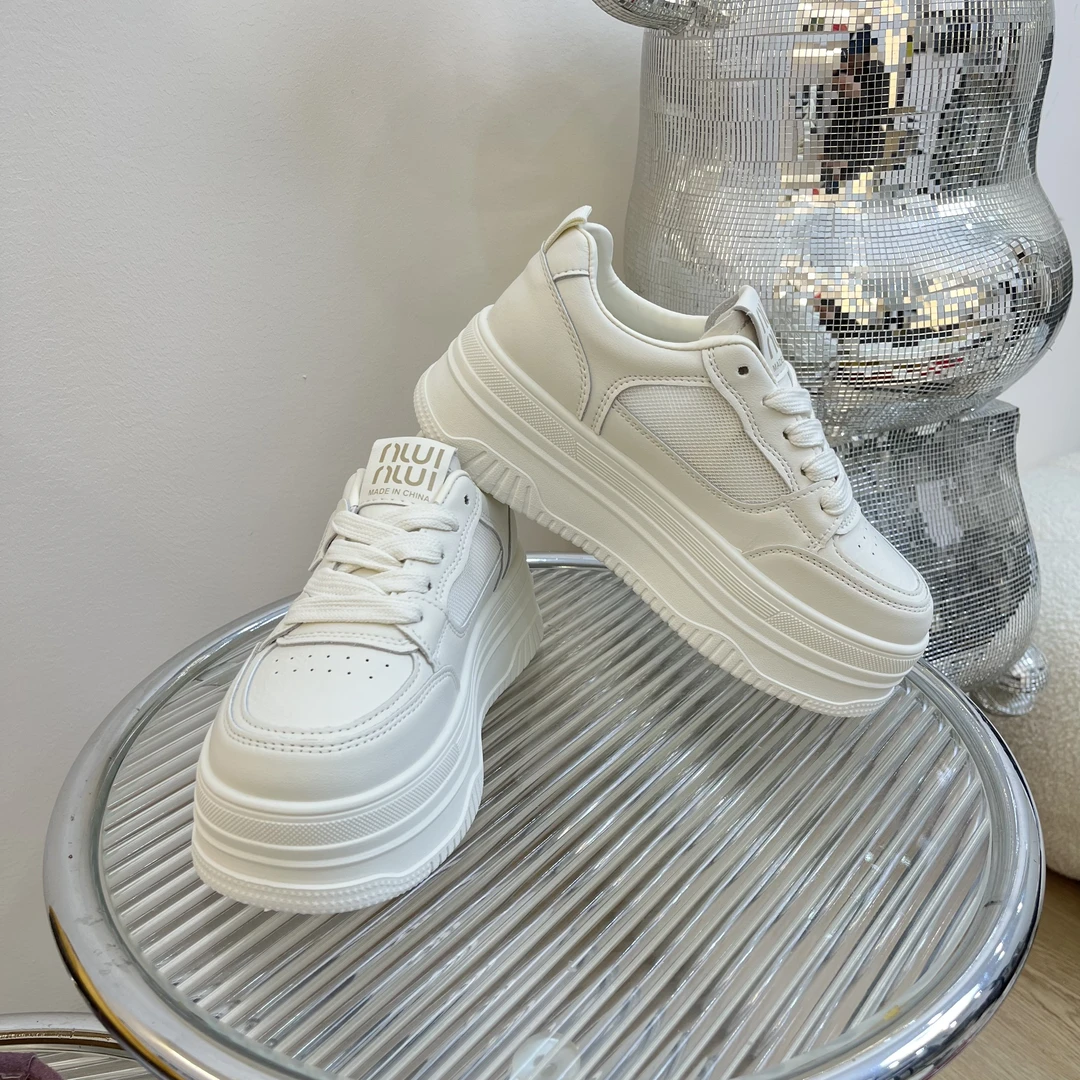 【LAIGE女鞋】2025新款小白鞋透气网孔款厚底增高女鞋5201-1