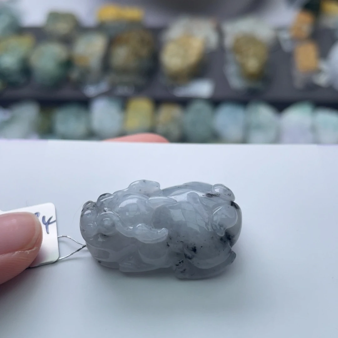 翡翠颈饰未镶嵌貔貅