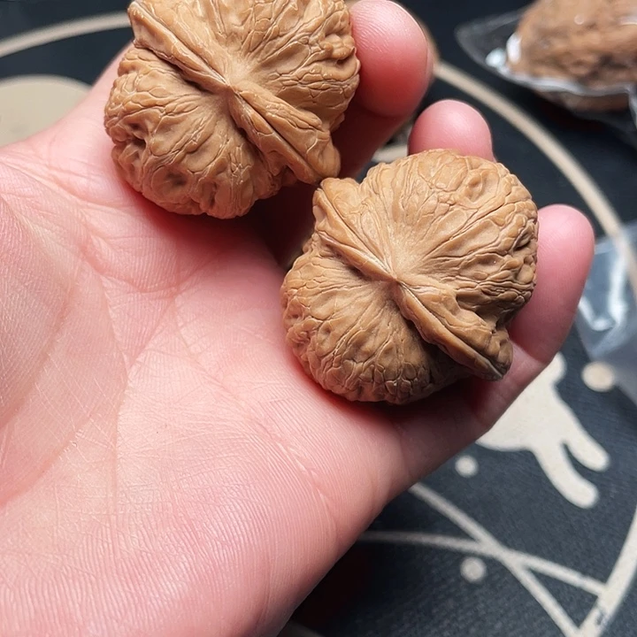 文玩核桃把件平谷元宝