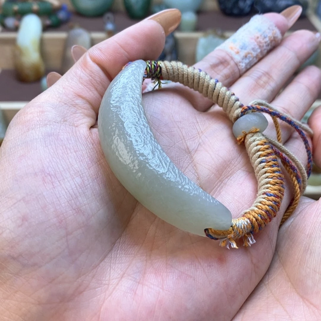 和田玉（糖玉）颈饰未镶嵌Z**火