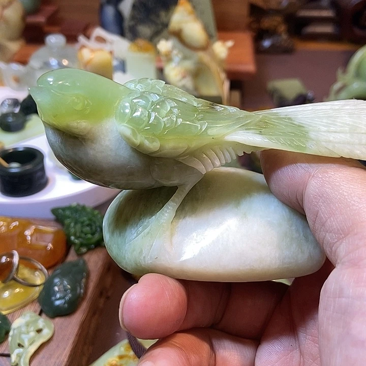 蛇纹石玉未镶嵌珠宝奇石