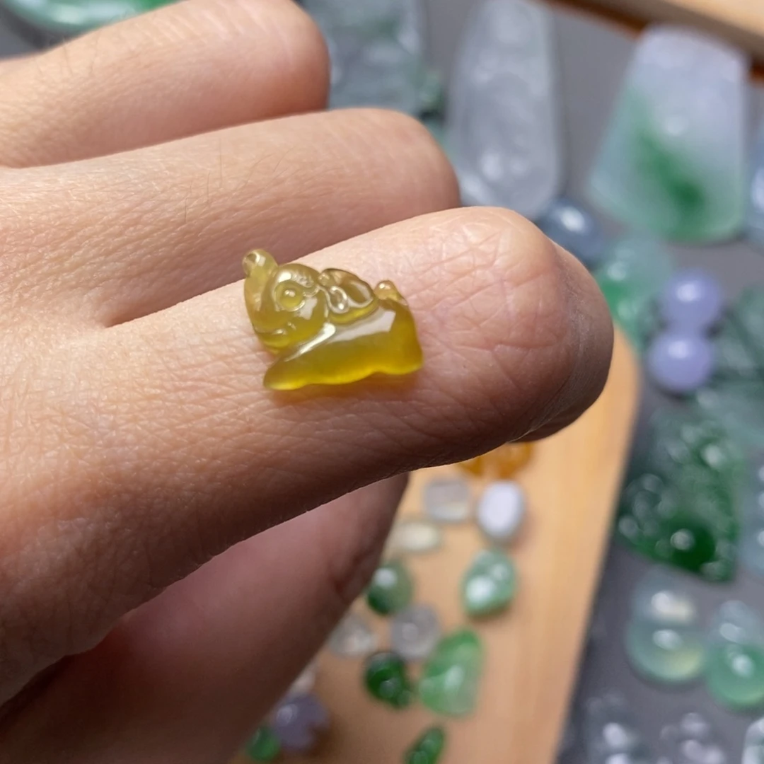 翡翠未镶嵌颈饰翡翠