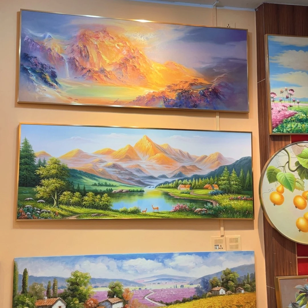 横款90*260金框山水画