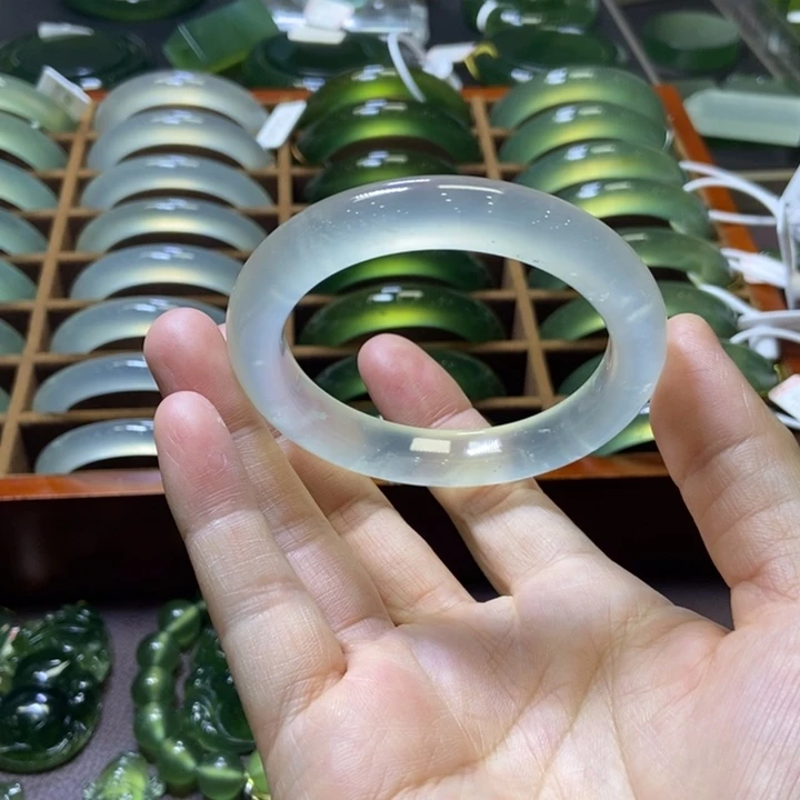 蛇纹石玉未镶嵌手镯55