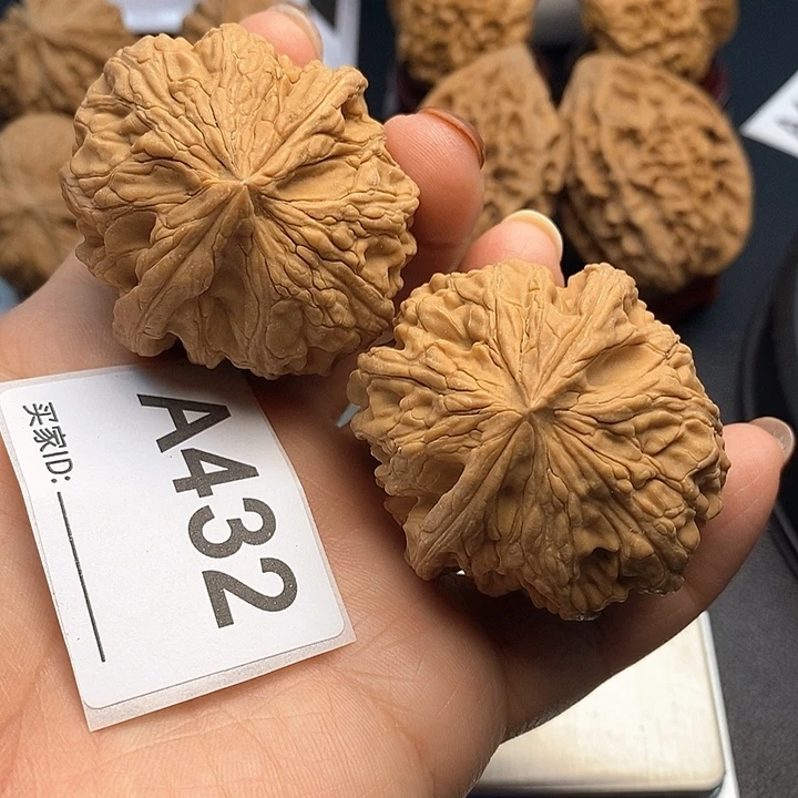 吊坠文玩核桃大沽石4.4
