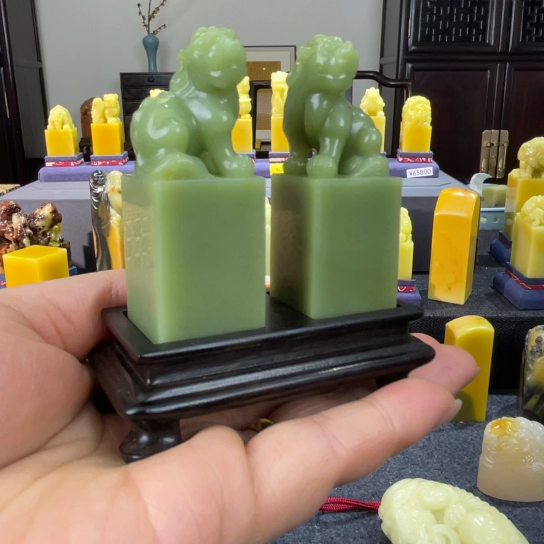 寿山石潇*寿山月尾绿