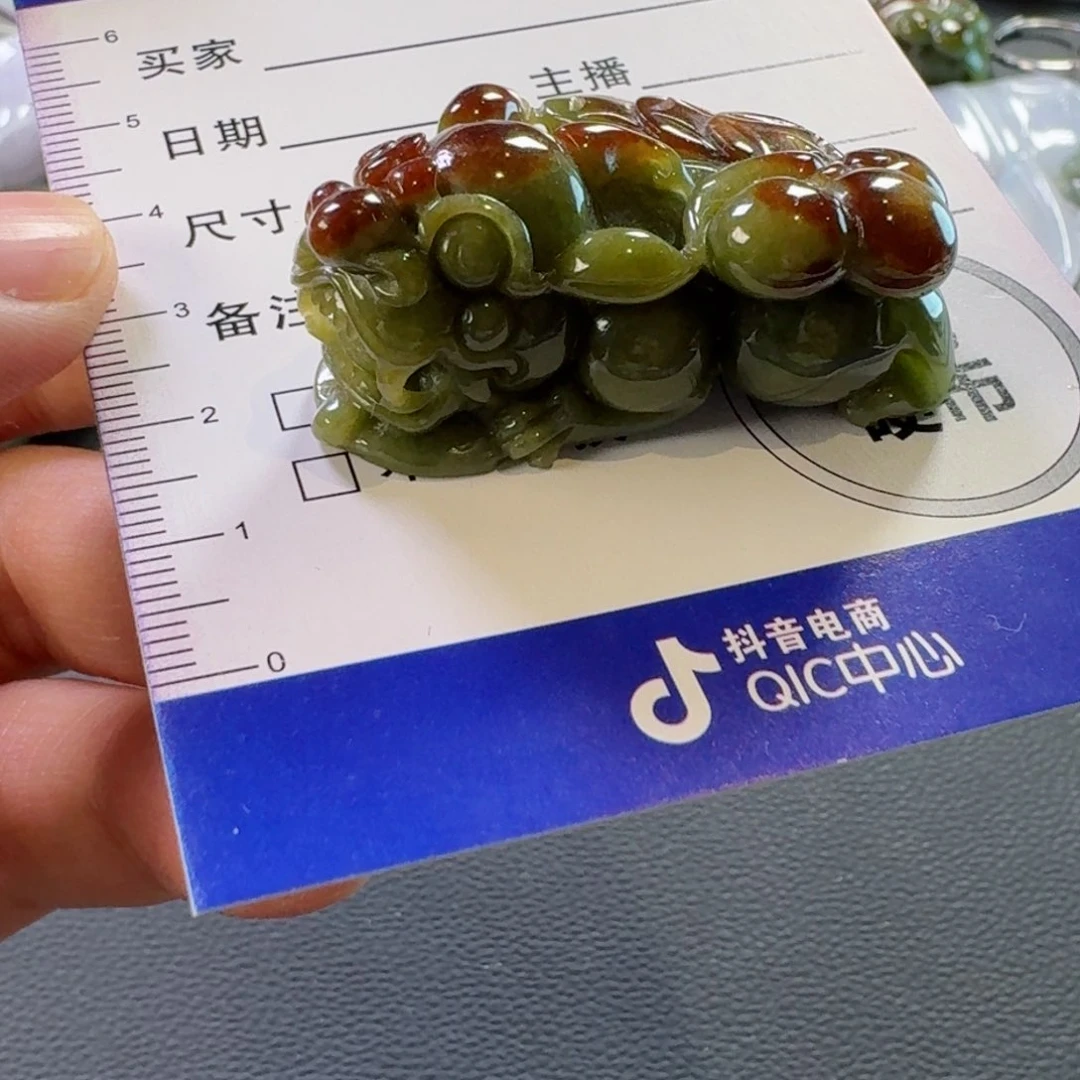 翡翠颈饰未镶嵌景*•颈饰