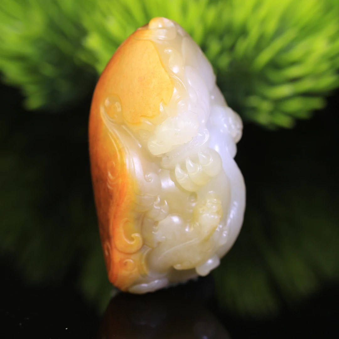 65和田玉红玉沁籽儿貔貅吊坠/600387保利厦门拍卖