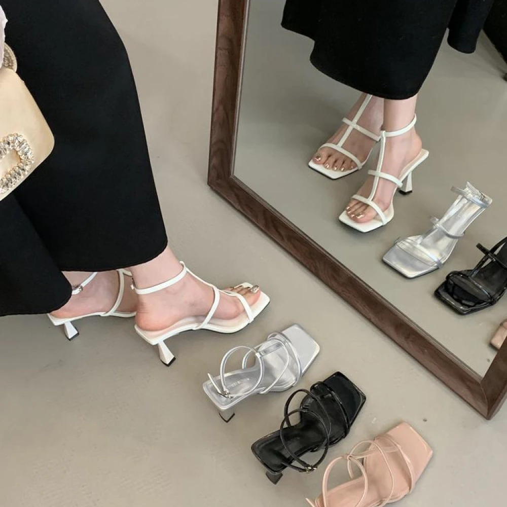 法式裸色高跟鞋女2025新款方头细跟一字带罗马凉鞋细带凉拖