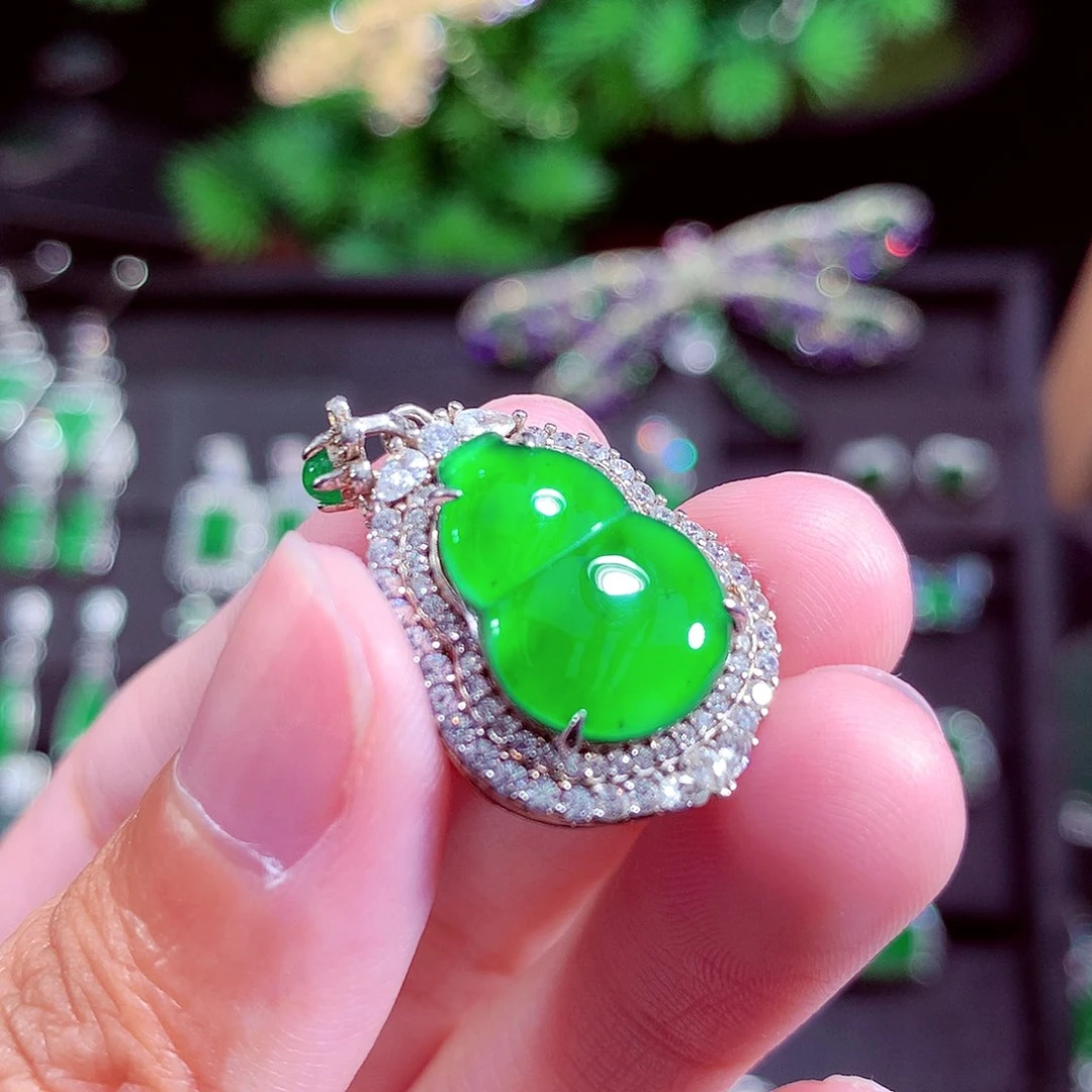 颈饰未镶嵌翡翠天然