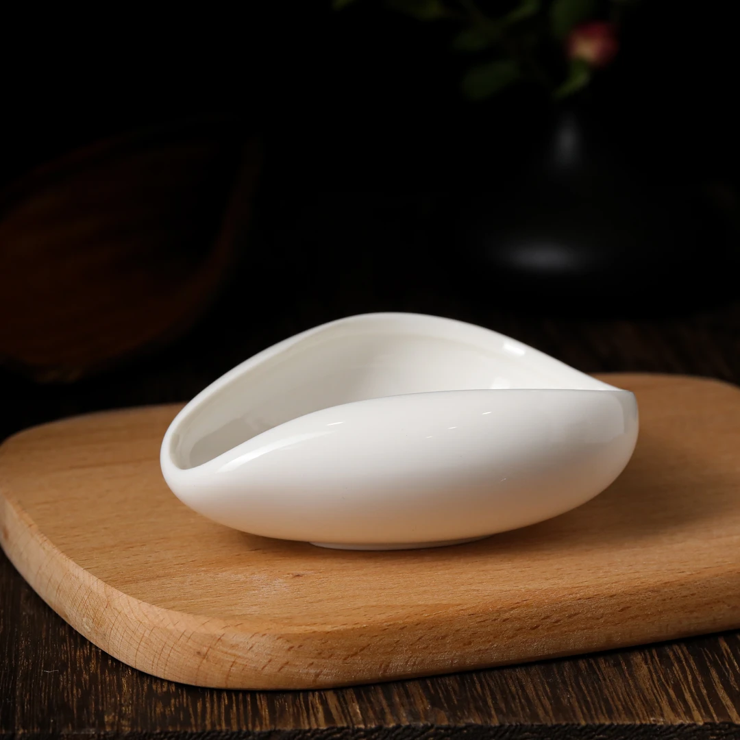 白瓷莲瓣茶则长10宽8高4.5cm 51240919-39