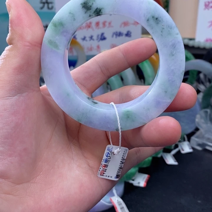 未镶嵌天然翡翠手镯定制翡翠