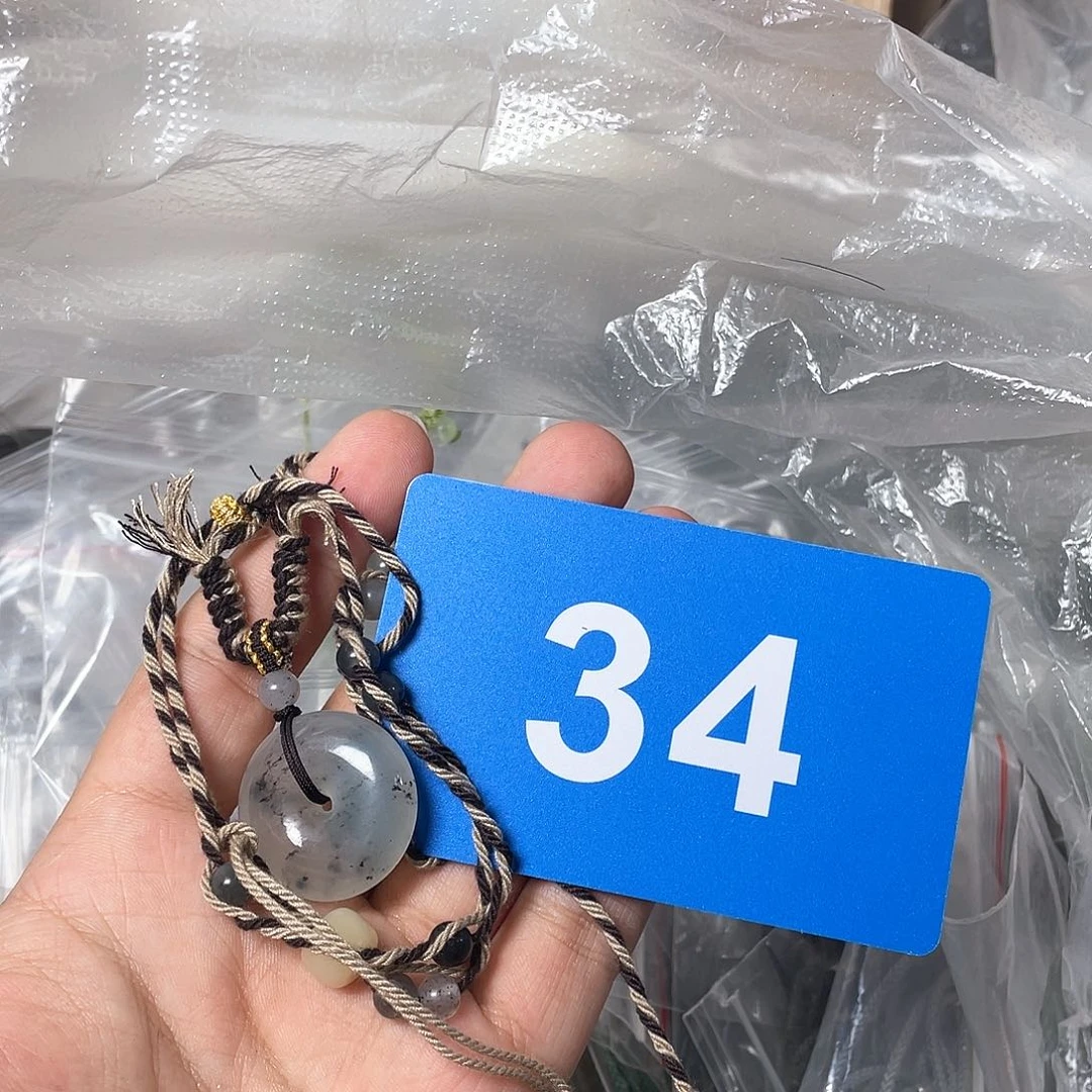 蛇纹石玉颈饰合金阿*