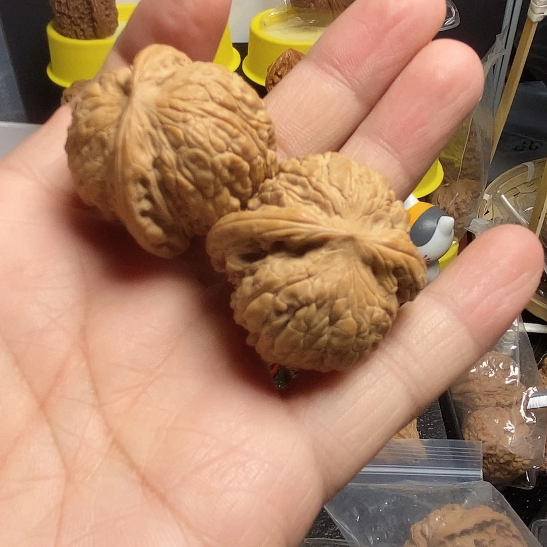 文玩核桃吊坠红宝石35