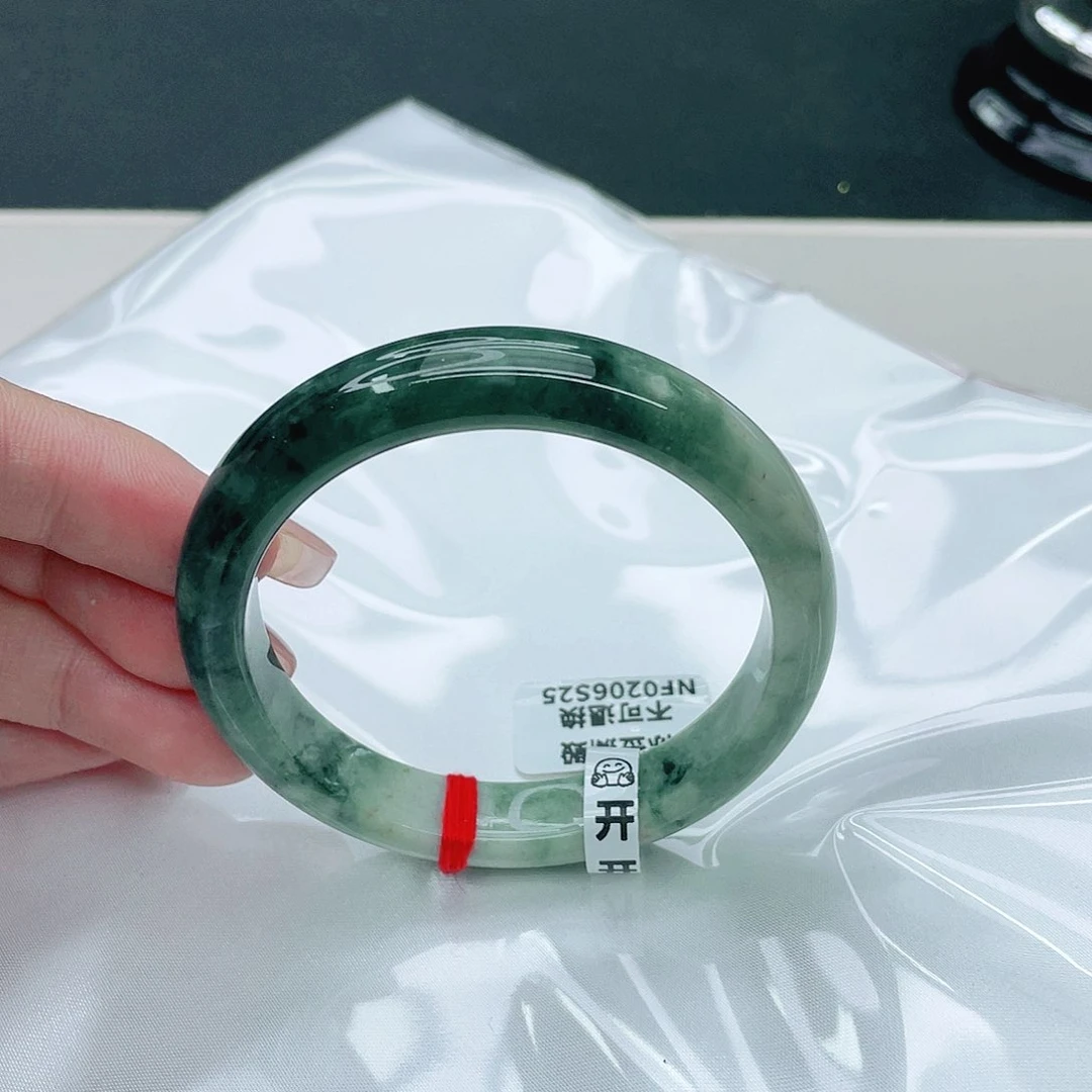 翡翠手镯未镶嵌正54.6