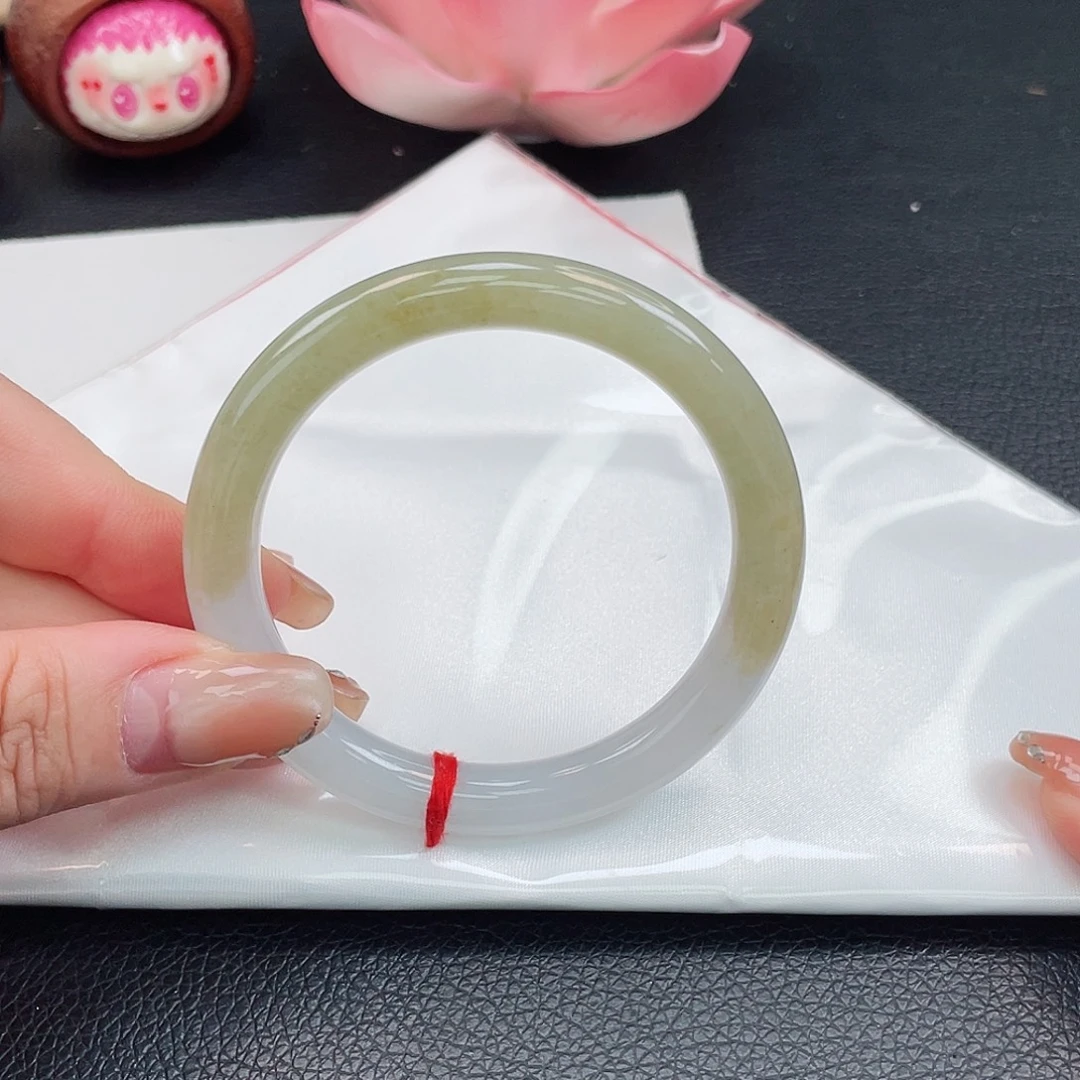 翡翠未镶嵌手镯55圆条渐变冰胶