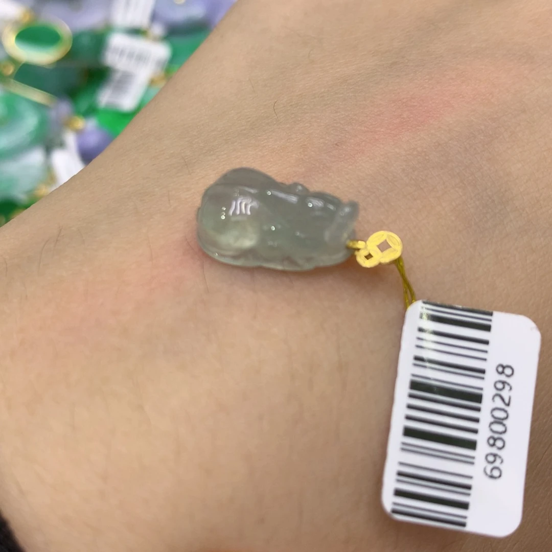 颈饰18K金镶嵌翡翠