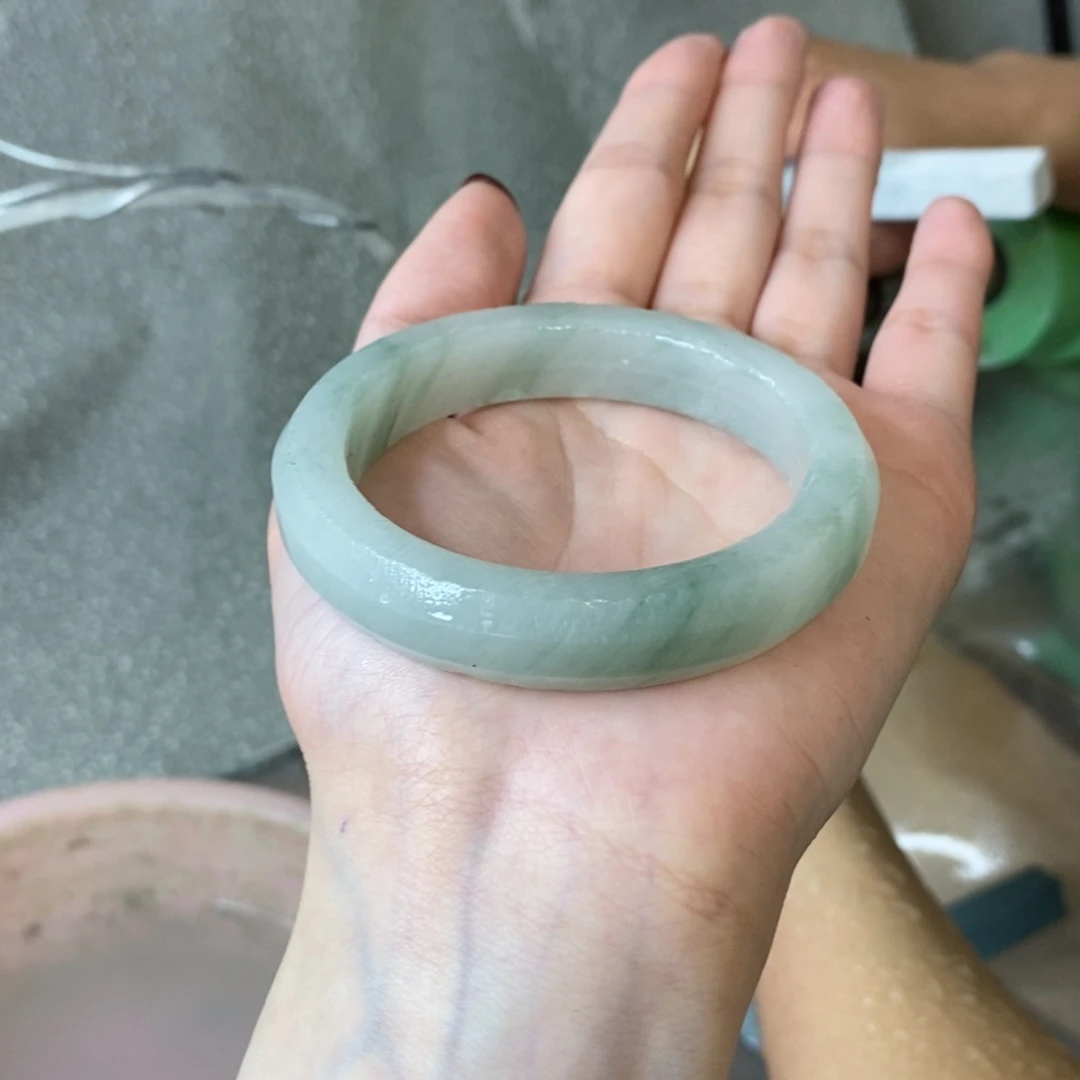 石英质玉手镯未镶嵌C*M定制