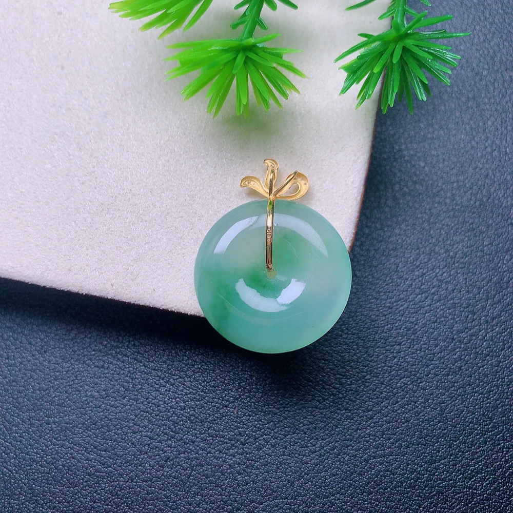 天然缅甸翡翠A货18 K金尺寸23/5.2 M M