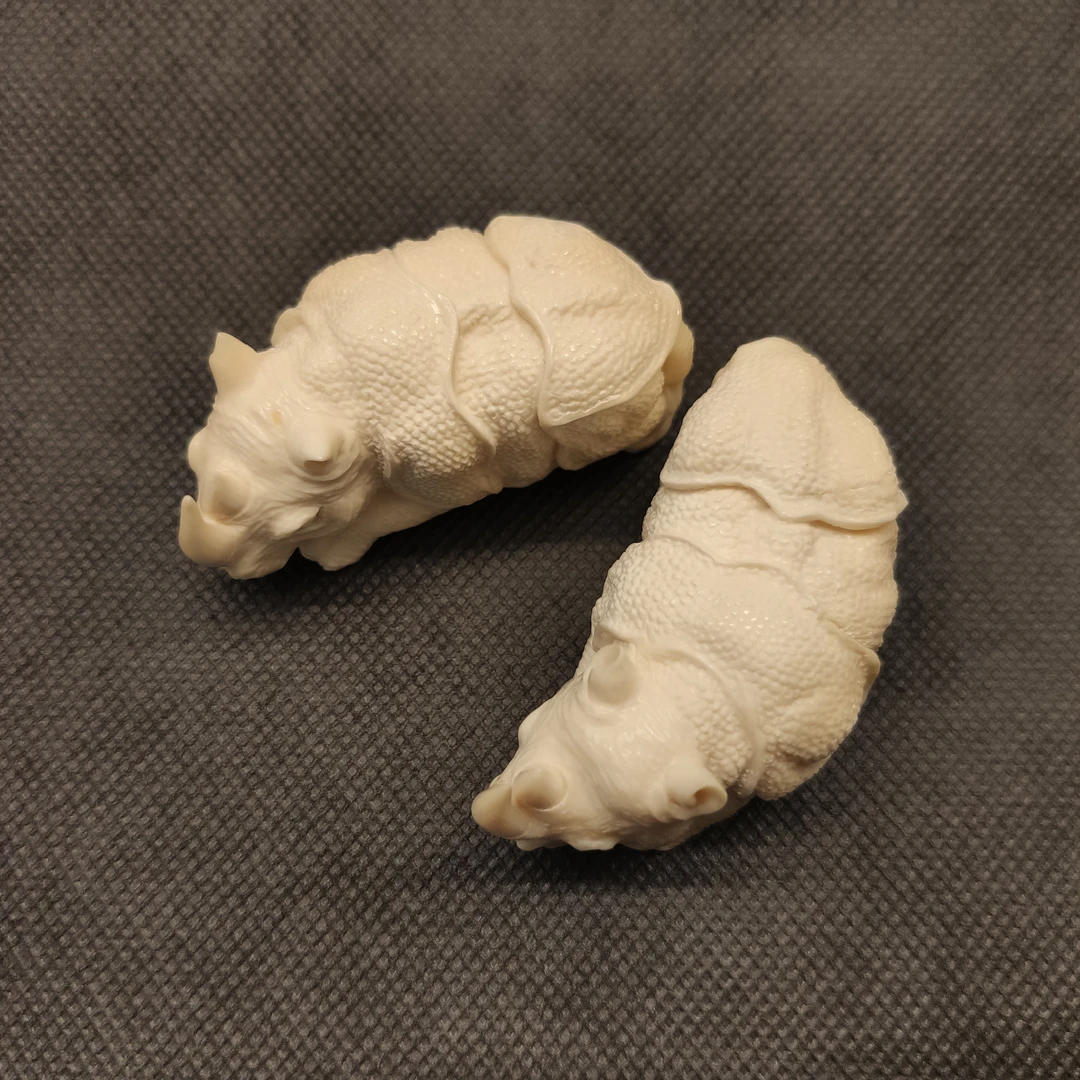 【吴】A01374一对犀牛猛犸牙工艺品