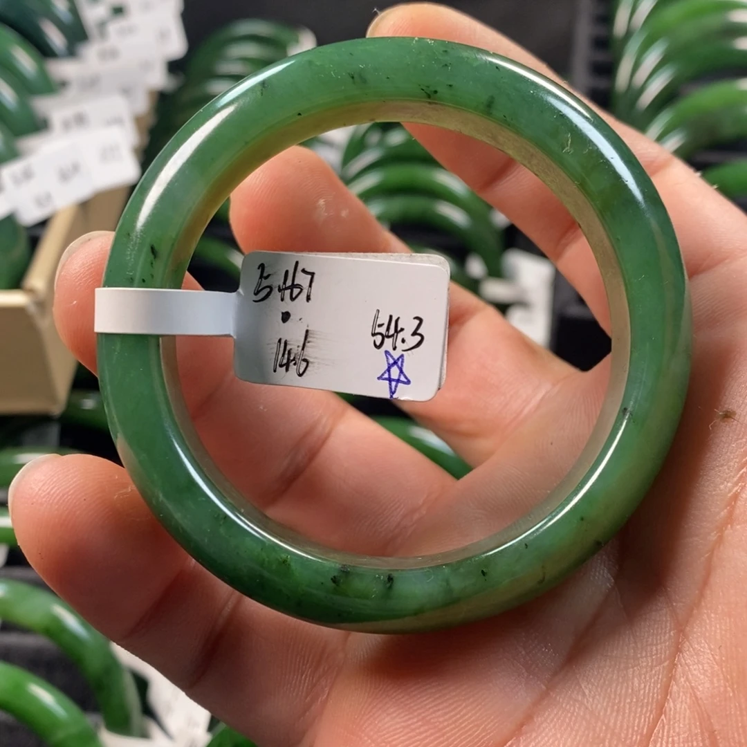 和田玉（碧玉）未镶嵌手镯有瑕疵54