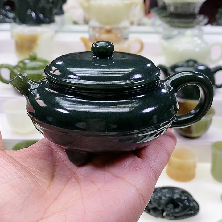 未镶嵌和田玉挂件张*：茶壶