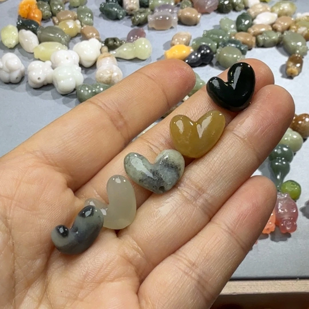 和田玉未镶嵌珠宝奇石