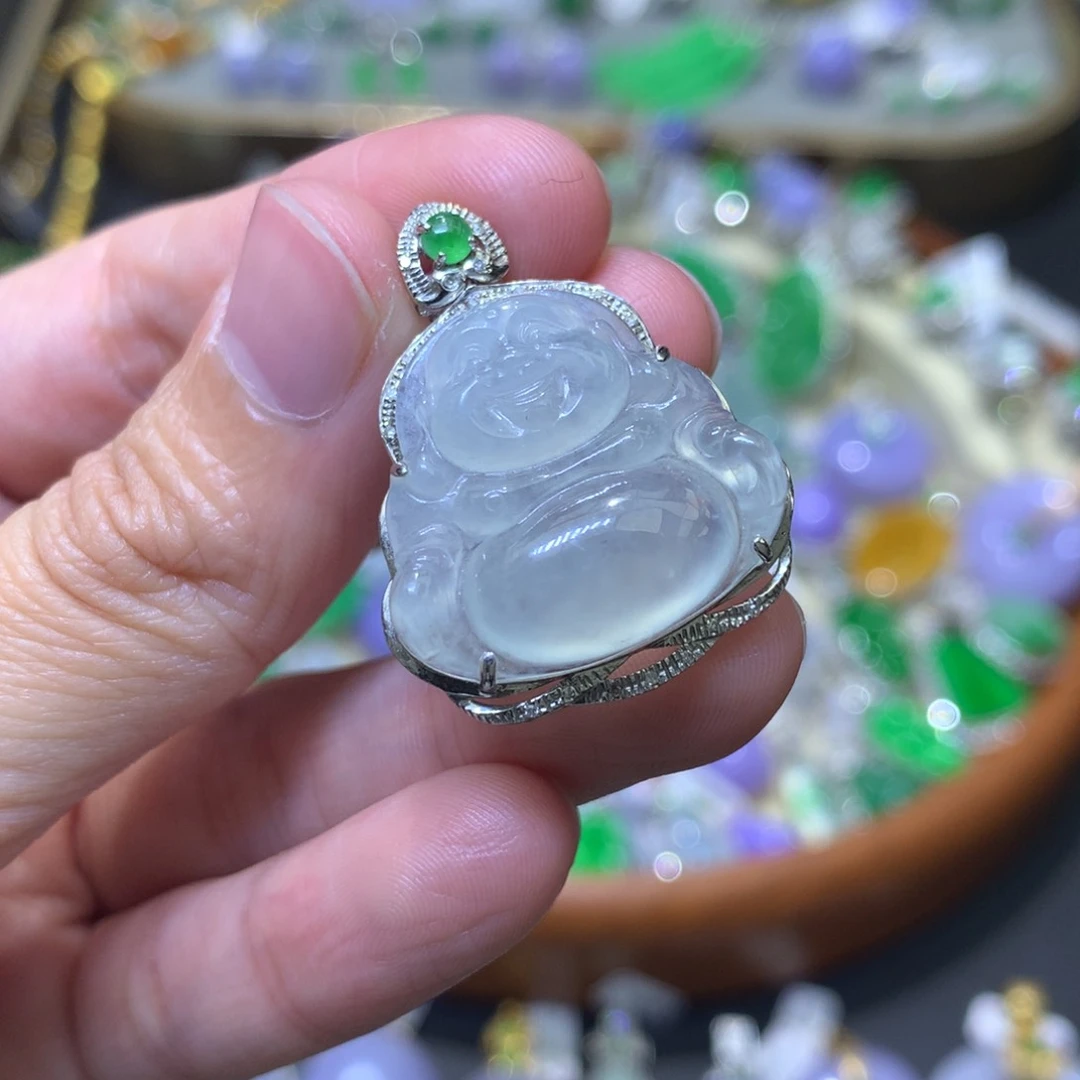 颈饰18K金镶嵌翡翠