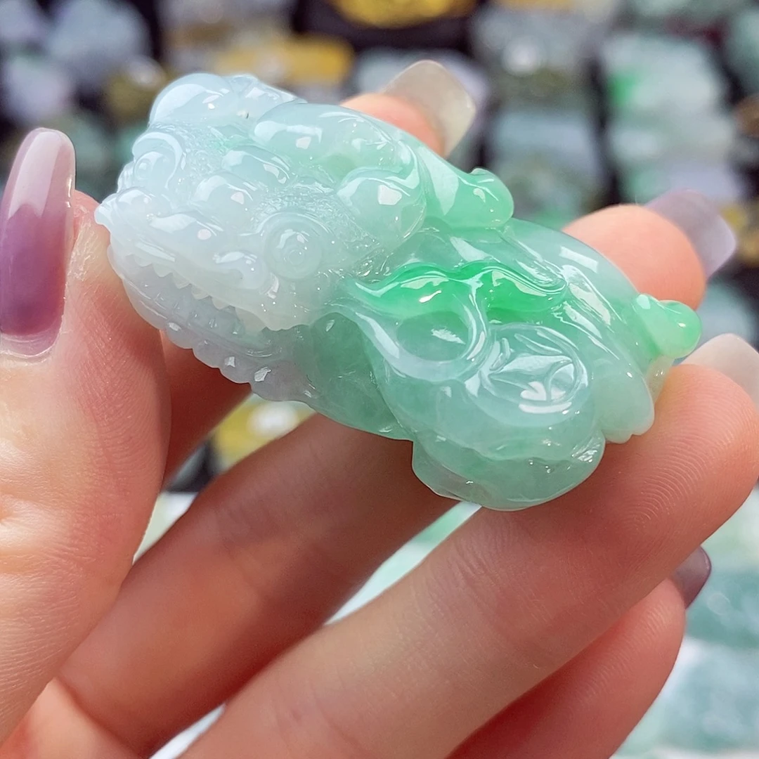 颈饰未镶嵌翡翠天然