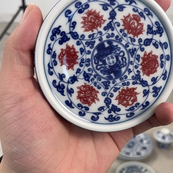 瓷片景德镇釉里红缠枝莲盖置