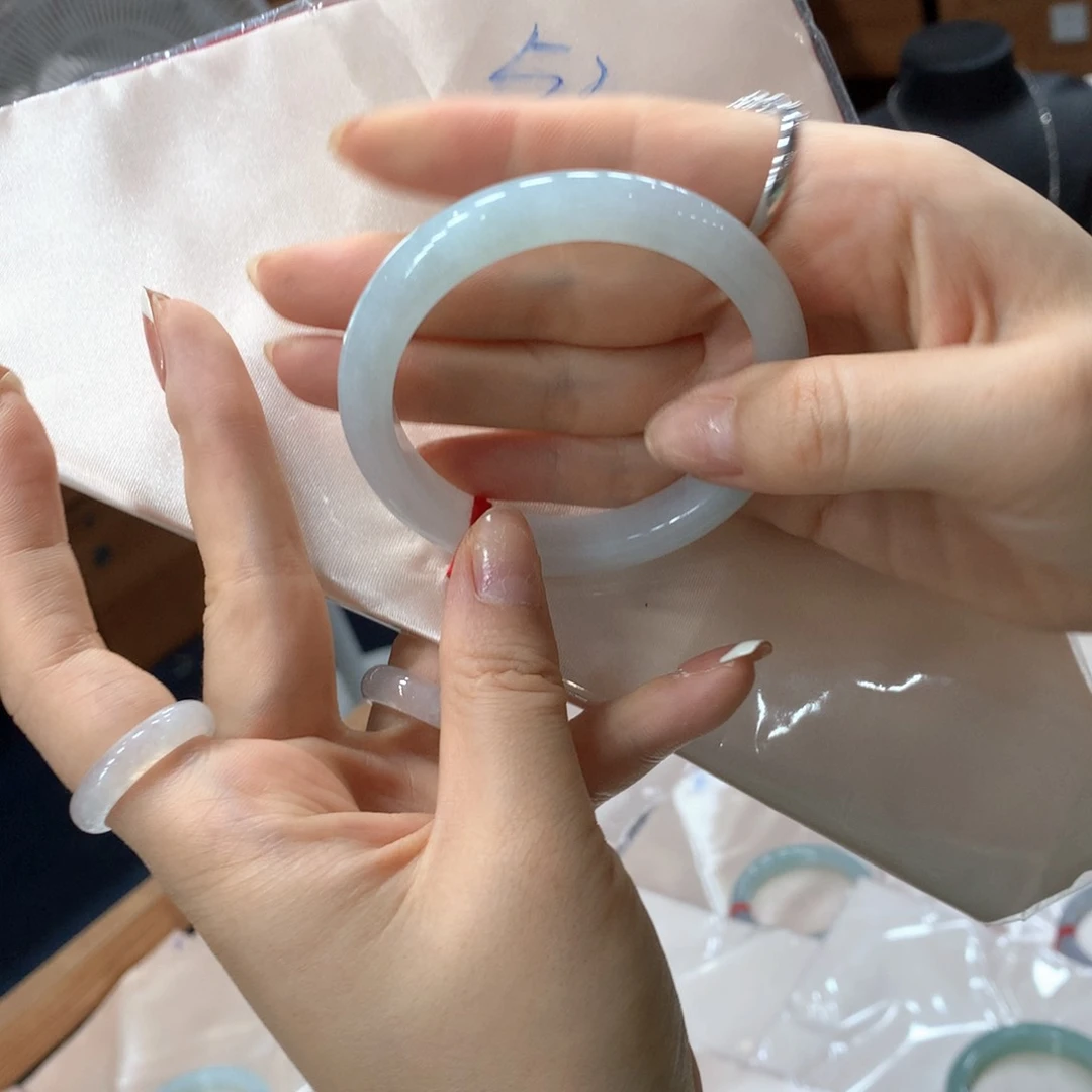 未镶嵌手镯翡翠买断