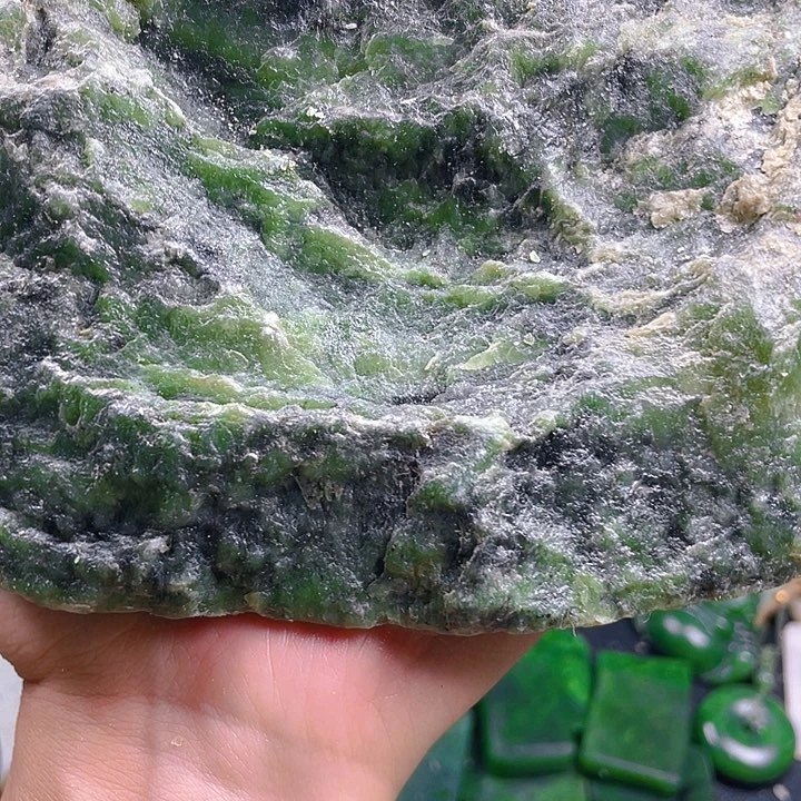 和田玉未镶嵌珠宝半成品