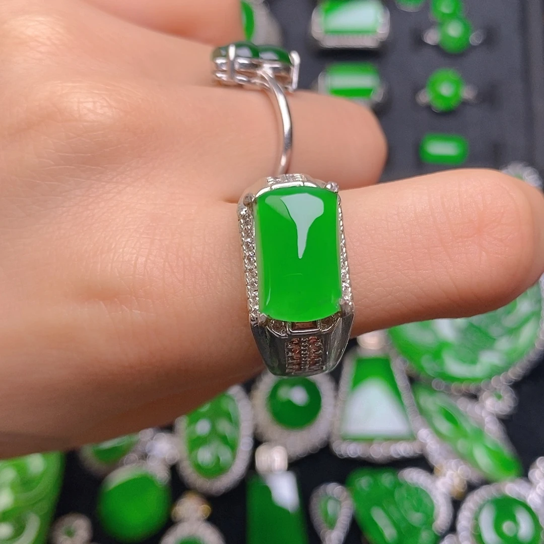 翡翠未镶嵌戒指马鞍