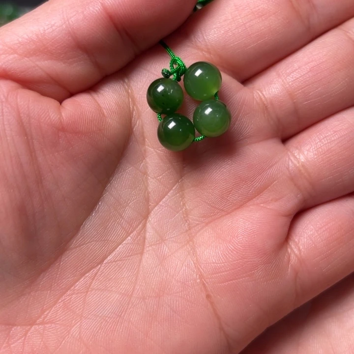 和田玉吊坠(不含链)未镶嵌白***碴